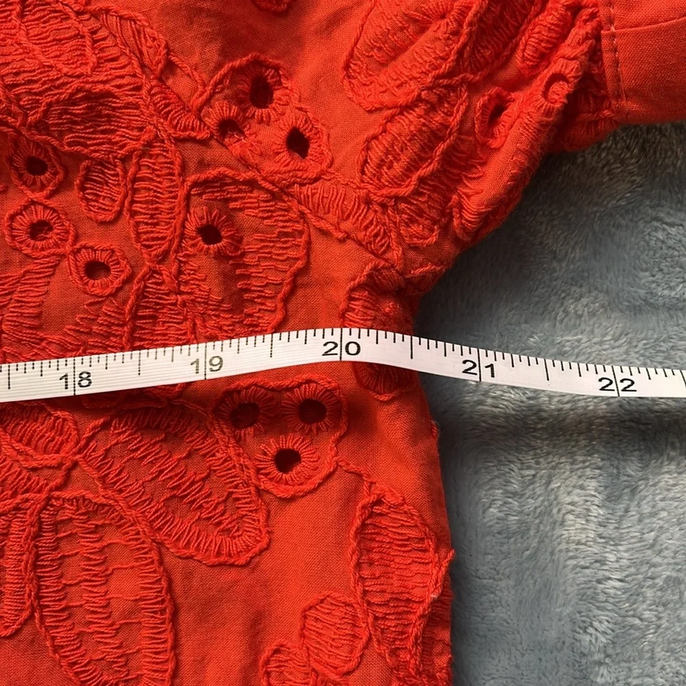 Nicole Miller Eyelet Shortsleeve Women's Top - Picture 4 of 7